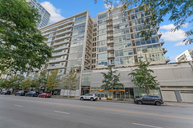 property at 1620 S Michigan Ave