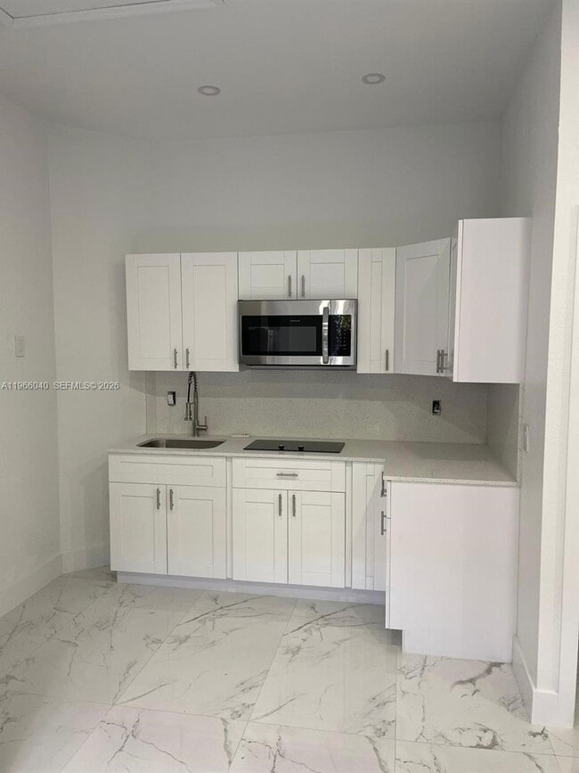 16520 SW 52nd St in Miami, FL - Building Photo - Building Photo