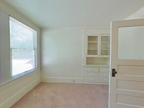 229 NW 9th St-Unit -229 NW 9th St in Corvallis, OR - Building Photo - Building Photo