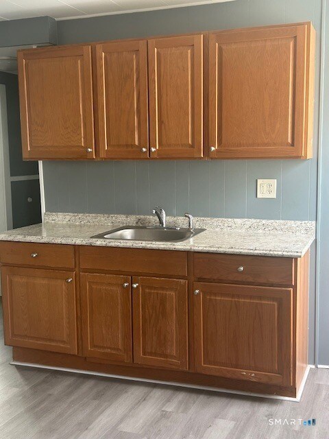 20 Lounsbury Ave in Waterbury, CT - Building Photo - Building Photo