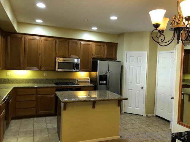 7895 Via Montebello in San Diego, CA - Building Photo - Building Photo