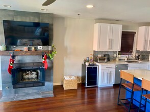 1463 W Grand Ave, Unit 3 in Chicago, IL - Building Photo - Building Photo