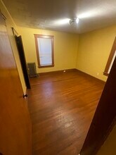 87 Ferry St, Unit 1 in Lawrence, MA - Foto de edificio - Building Photo