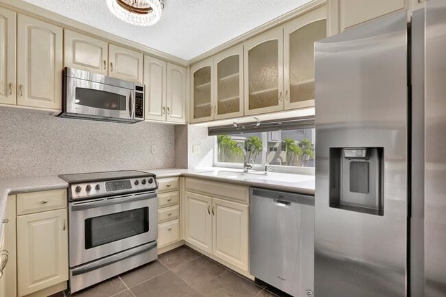property at 884 SE 19th Ave