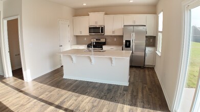 969 Pineland Dr in Woodruff, SC - Building Photo - Building Photo