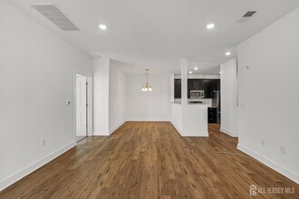 718 Stiller Ln in Monroe Township, NJ - Building Photo - Building Photo