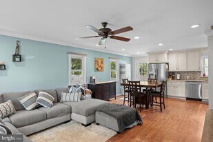 7 Tinker Dr in Mount Holly, NJ - Building Photo