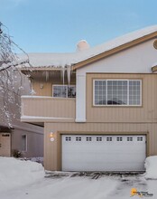 5621 Sapphire Loop in Anchorage, AK - Building Photo - Building Photo
