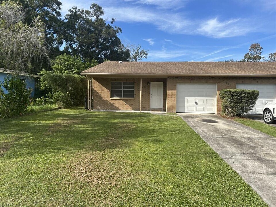 11301 110th Ave N in Largo, FL - Building Photo