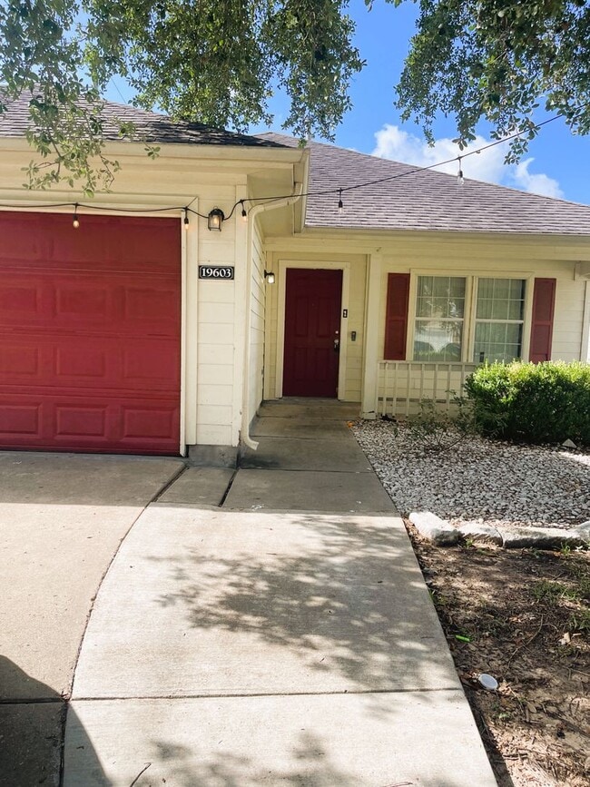 property at 19603 Plantation Tree Ct