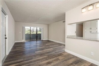 8209 Sun Spring Cir in Orlando, FL - Building Photo - Building Photo