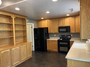 1645 W 25 N in West Point, UT - Building Photo - Building Photo
