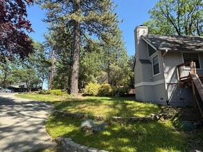 16637 Curtis Ct in Grass Valley, CA - Building Photo - Building Photo