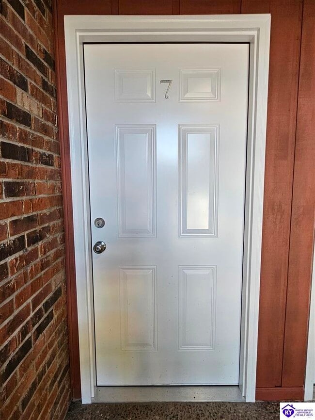 property at 608 N Woodland Dr