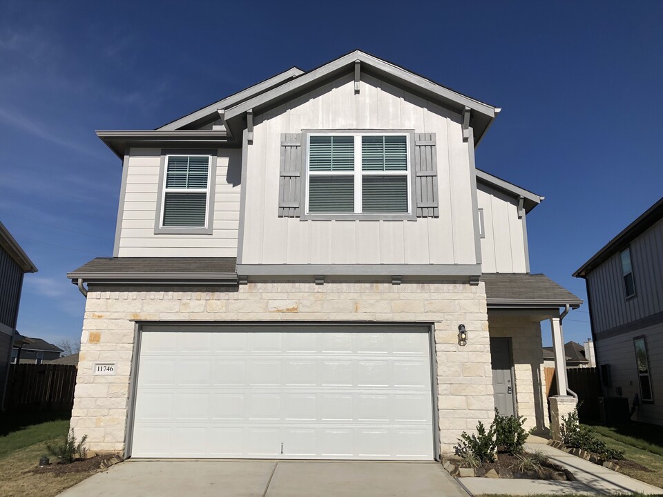 11746 Gln Mountain Dr in Tomball, TX - Building Photo