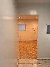 Spazier, 220 W in Burbank, CA - Building Photo - Interior Photo