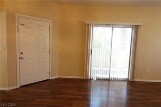 6156 Pine Villa Ave in Las Vegas, NV - Building Photo - Building Photo