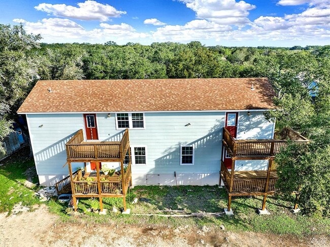 property at 207 Oakwood Loop