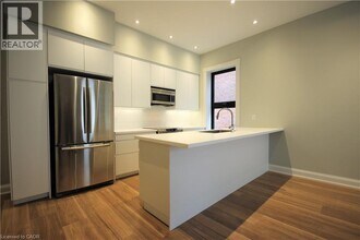 143 Grant Ave in Hamilton, ON - Building Photo - Building Photo