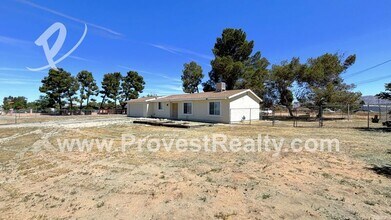 14313 Osage Rd in Apple Valley, CA - Building Photo - Building Photo