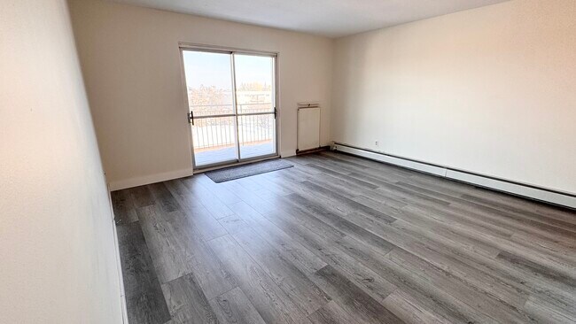 135 Chandler Dr in Kitchener, ON - Building Photo - Building Photo