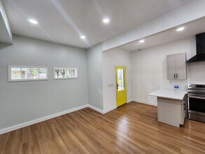 1000 Longley Ave NW in Atlanta, GA - Foto de edificio - Building Photo