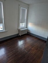 2295 E Main St, Unit 3rd Floor in Bridgeport, CT - Foto de edificio - Building Photo