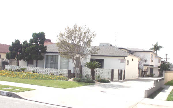 329 N Montebello Blvd in Montebello, CA - Foto de edificio