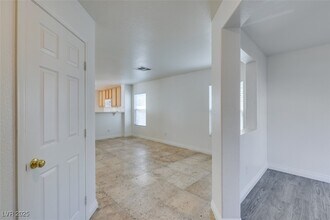 8939 Spring Peeper Ave in Las Vegas, NV - Building Photo - Building Photo