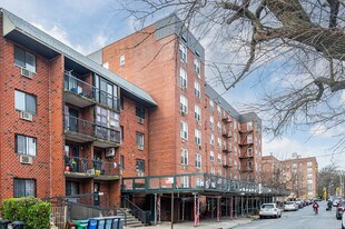Windsor House in Flushing, NY - Building Photo