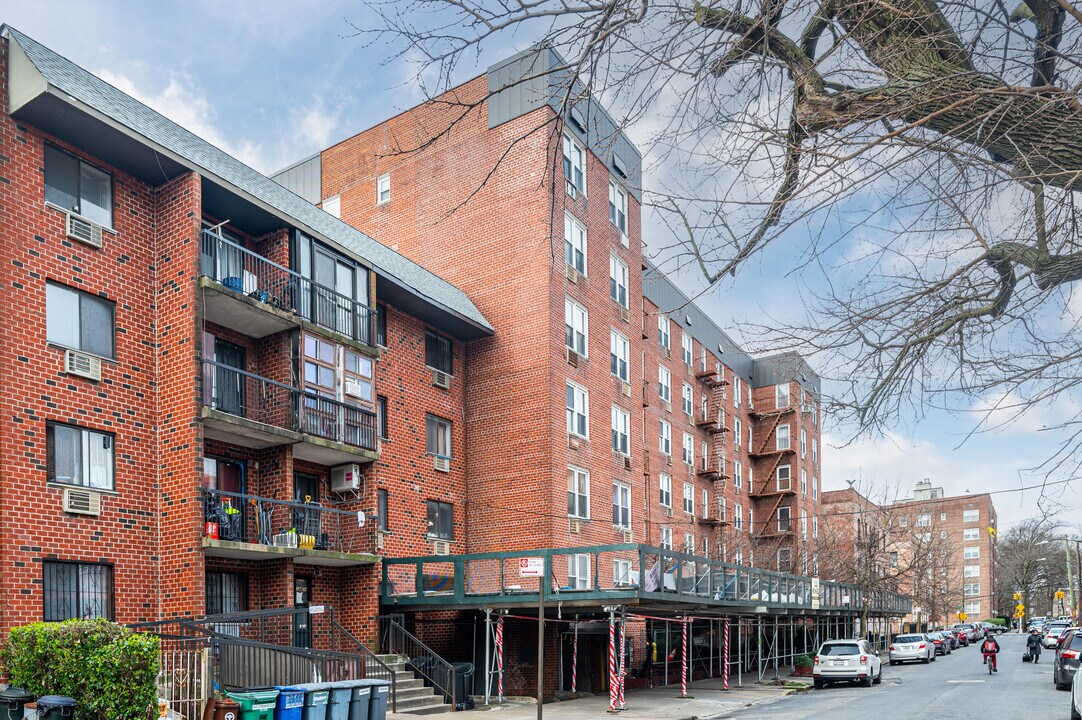 Windsor House in Flushing, NY - Foto de edificio