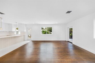 250 NW 98th St in Miami, FL - Building Photo - Building Photo