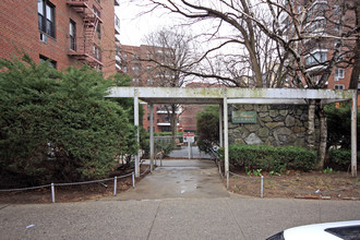 The Continental in Flushing, NY - Foto de edificio - Building Photo