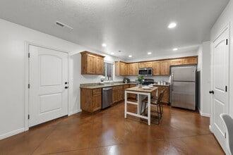 2801 E 450 N in Saint George, UT - Foto de edificio - Building Photo