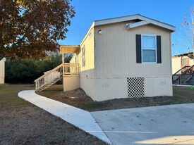 2230 Sanchez Trl in New Braunfels, TX - Building Photo