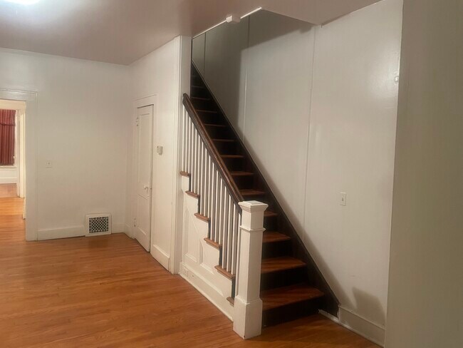270 S Cherry St in Poughkeepsie, NY - Building Photo - Building Photo