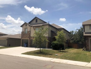 26027 Kingbird Cove in San Antonio, TX - Building Photo - Building Photo