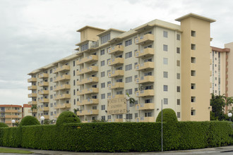 Fontana Tower in Hialeah, FL - Building Photo - Building Photo