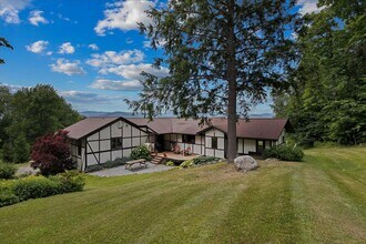 682 Ski Valley Rd in Waitsfield, VT - Building Photo - Building Photo