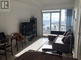 2200 Lake Shore Blvd W in Toronto, ON - Building Photo