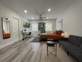 522 NW 11th Ave in Miami, FL - Building Photo