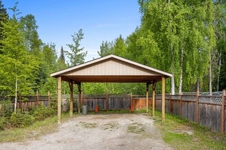 965 Seawolf Dr in North Pole, AK - Building Photo - Building Photo