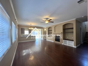 160 Rick Heinrich Cir in Sacramento, CA - Building Photo - Building Photo