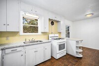 2602 Oakdale St photo'