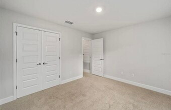 4099 NE 58th Cir in Silver Springs, FL - Building Photo - Building Photo