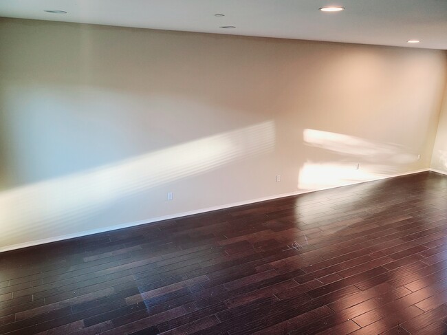 5351 Ocean, Unit 105 in Hawthorne, CA - Building Photo - Building Photo