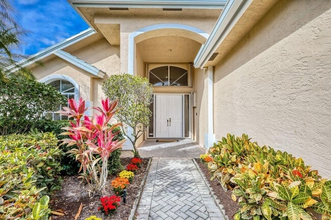 8300 Bob-O-Link Dr in West Palm Beach, FL - Building Photo - Building Photo