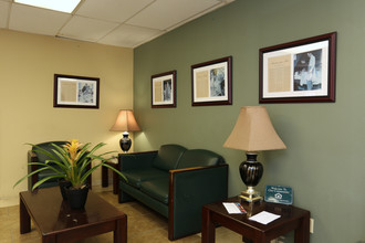 Four Freedoms House- Seniors 62 yrs and older in Philadelphia, PA - Foto de edificio - Lobby