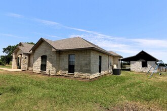 8016 Lights Ranch Rd in Pilot Point, TX - Building Photo - Building Photo