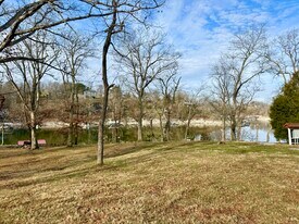 304 Persimmon Way in Harrodsburg, KY - Building Photo